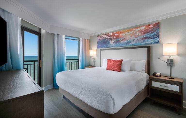 Grande Cayman Resort - 3 Bedroom Condo - Master Bedroom