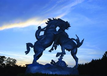 Brookgreen_Gardens_Fighting_Stallions_S7d5V25snYERCFnc0e6JF6o_cmyk_l-scaled.jpg