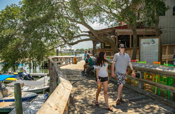 Murrells_Inlet_Marshwalk_CoupleStroll3-1-scaled.jpg