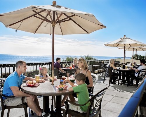 compass-cove-crows-nest-outdoor-dining (1)